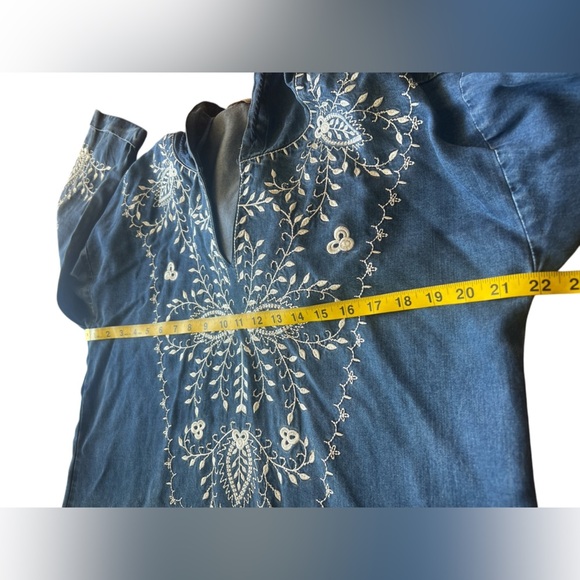 Soft Surroundings Blue Denim Embroidered Floral Hoodie Pullover Tunic Women’s M - Picture 5 of 8